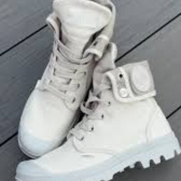 27- NIB- PALLADIUM WOMEN'S PAMPA HI - Picture 2 of 13